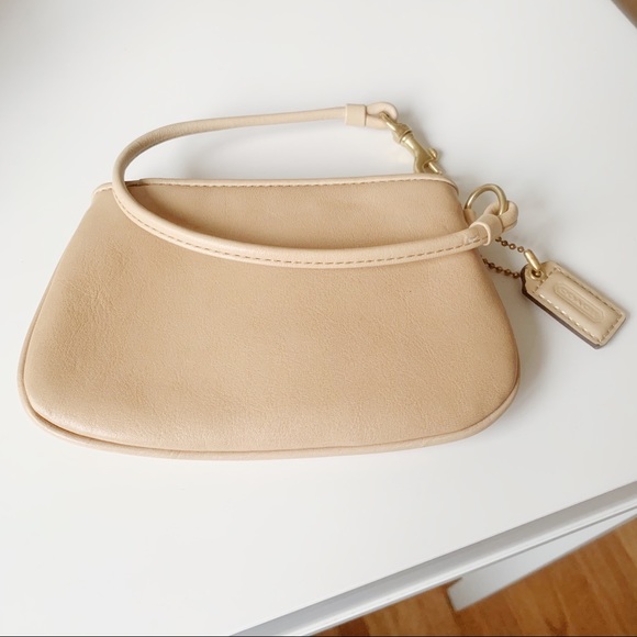 Coach nude wristlet - Picture 6 of 7